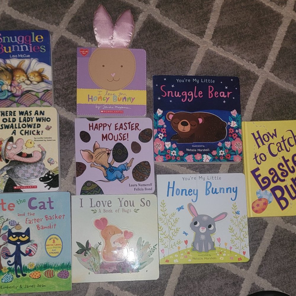 Kids Easter Books. Pete the Cat, Mouse, Hugs Honey Bunny, Old Lady, Snuggle